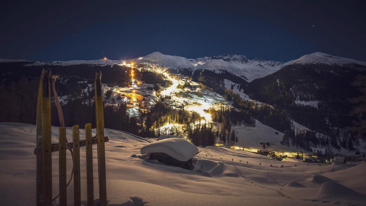 Central Apartments Davos Bagian luar foto