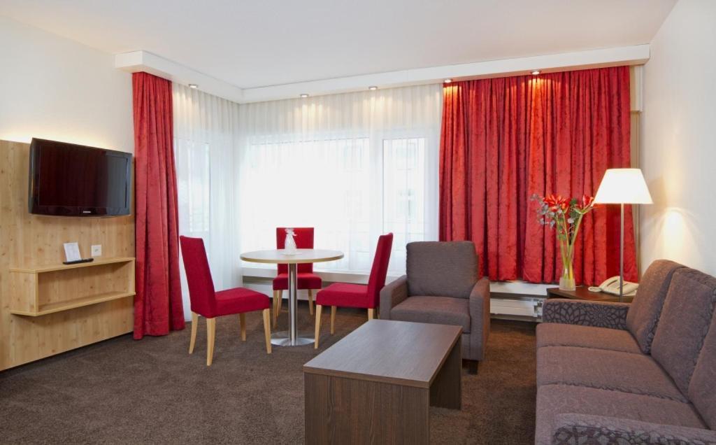 Central Apartments Davos Bagian luar foto