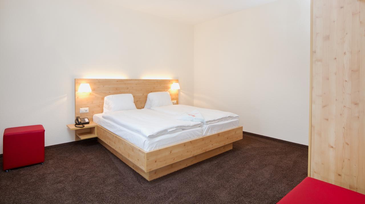 Central Apartments Davos Bagian luar foto
