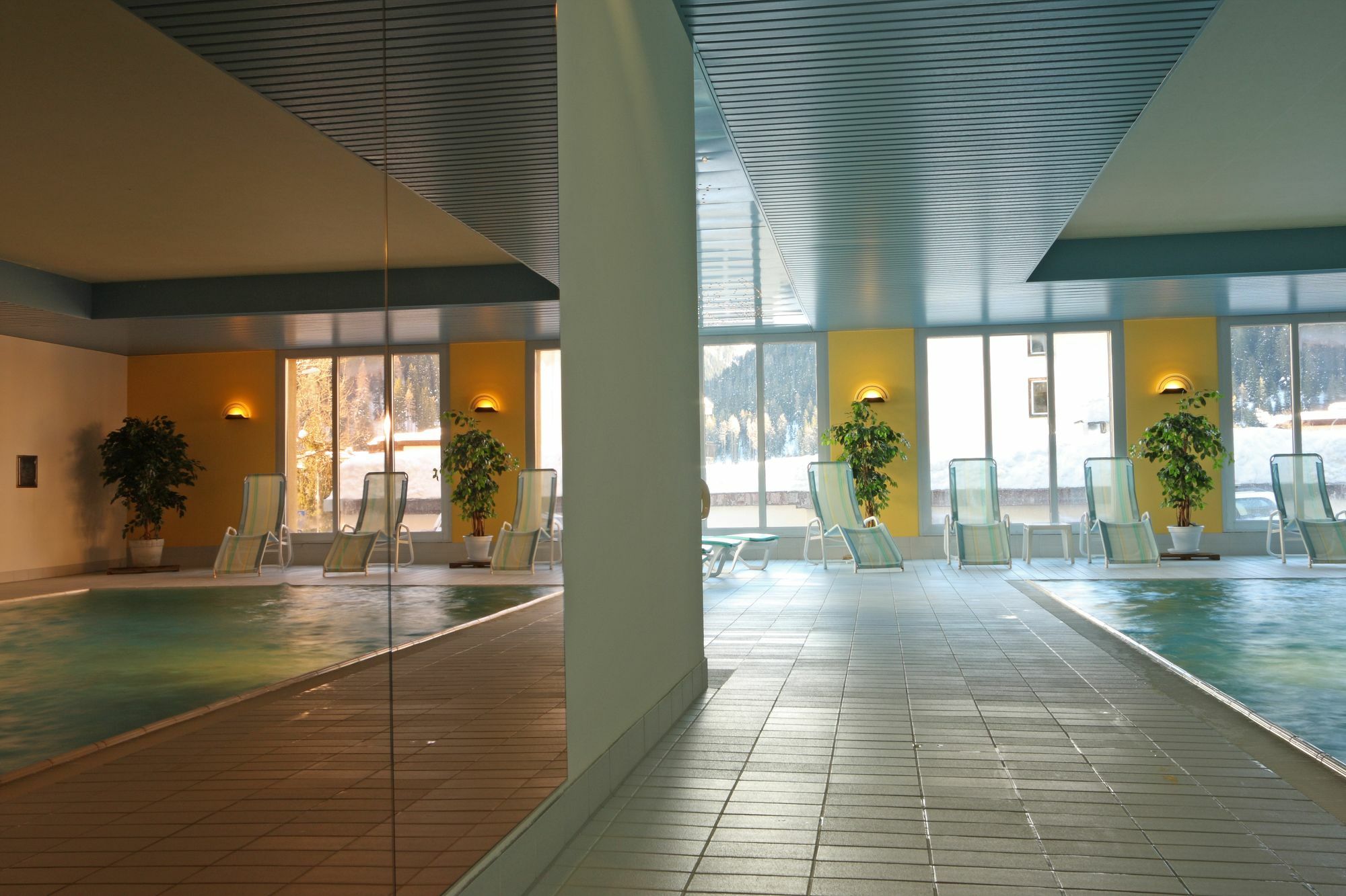 Central Apartments Davos Bagian luar foto